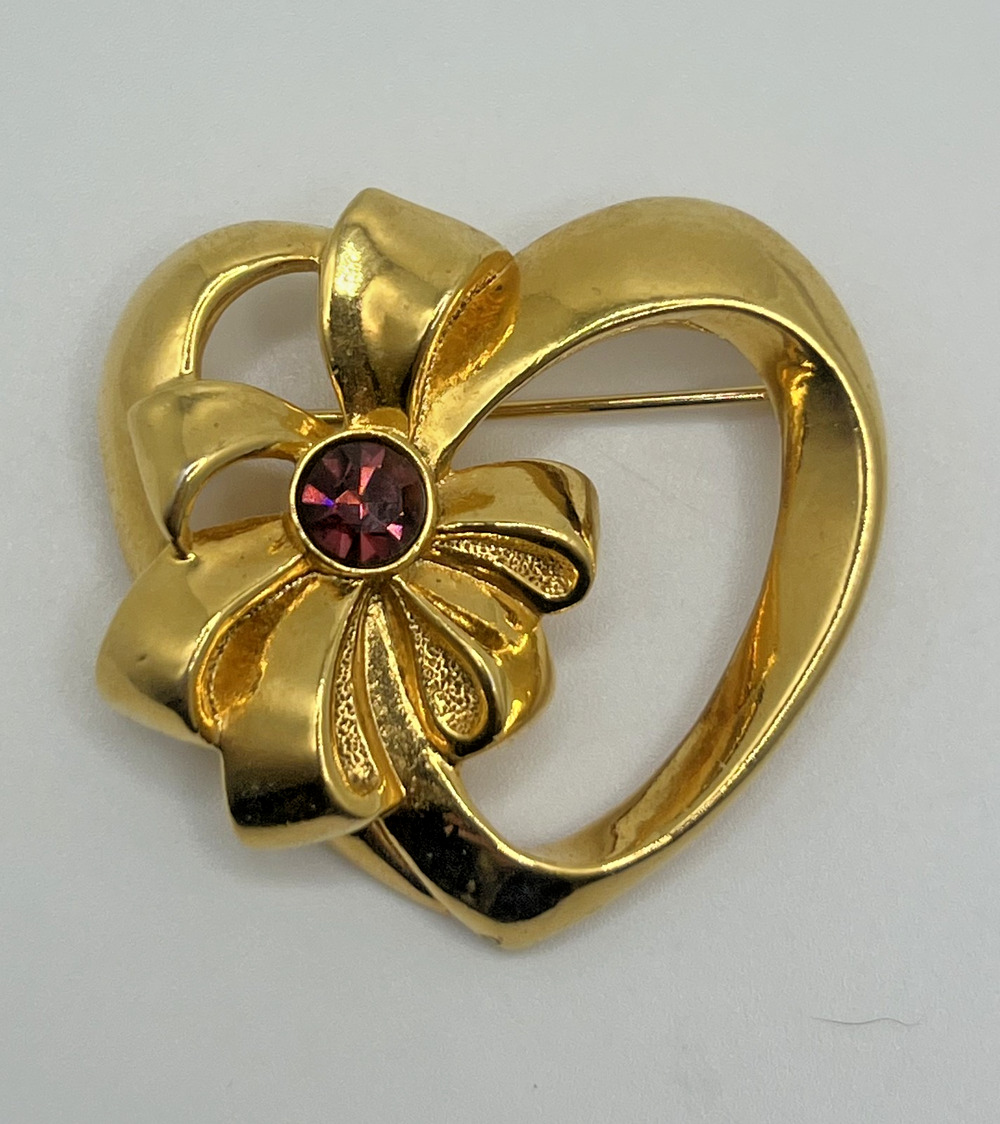 Vintage Avon Gold Tone Heart Bow Purple Rhinestone Costume Brooch